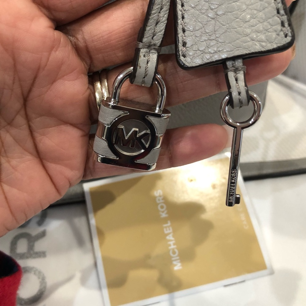 Michael Kors Bag - Picture 4 of 8
